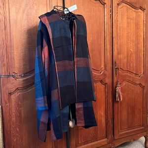 Soft Surroundings topper with built in scarf